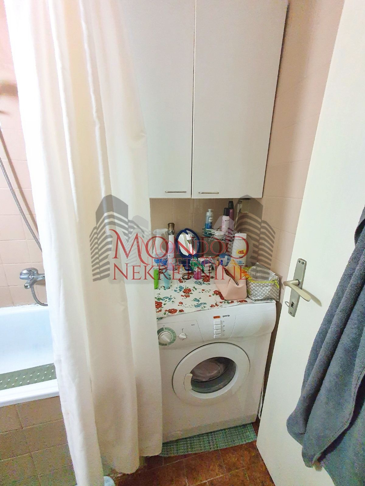 Jednosoban stan na Bulevaru Nemanjića 8