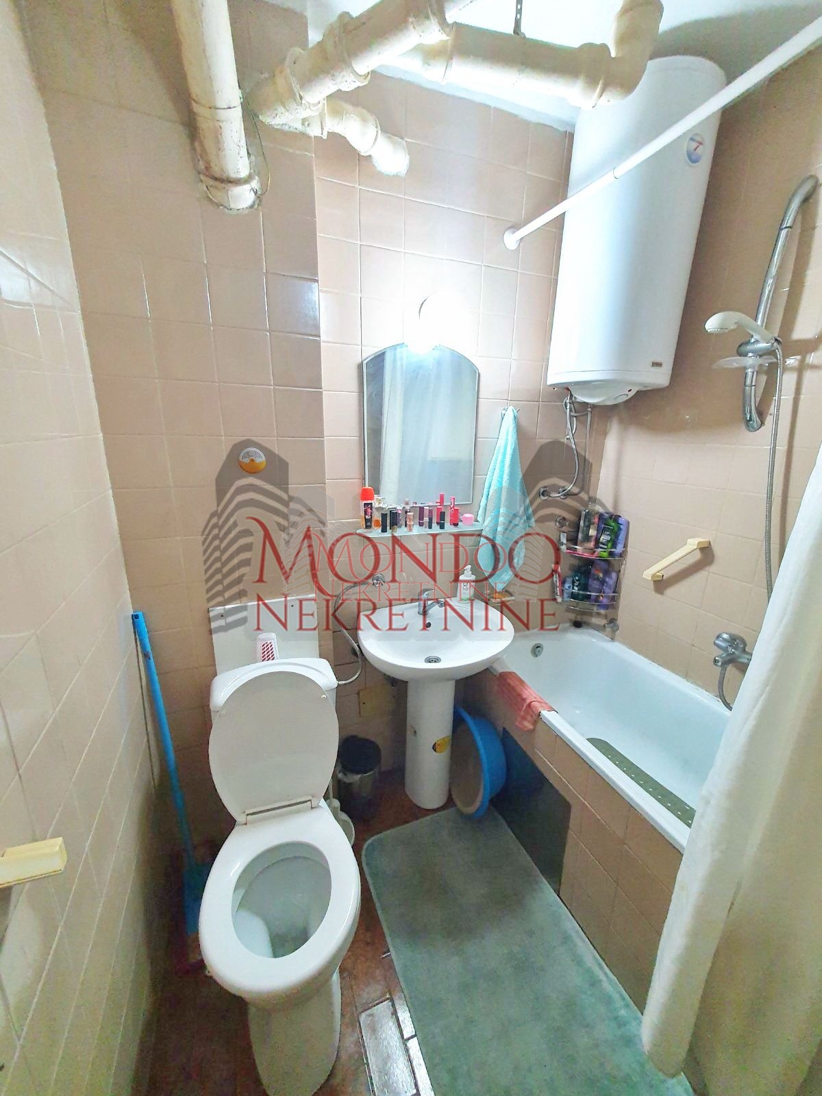 Jednosoban stan na Bulevaru Nemanjića 7