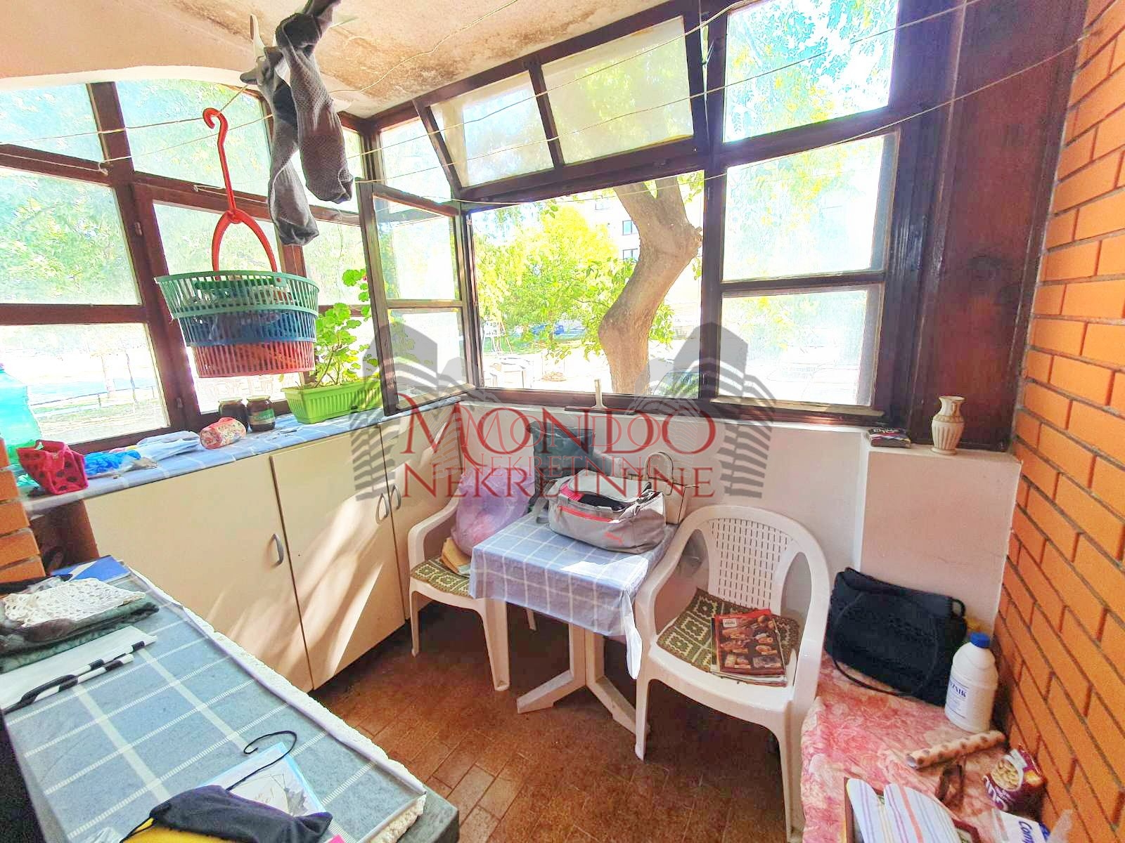 Jednosoban stan na Bulevaru Nemanjića 9