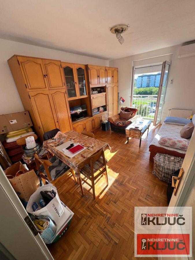 BULEVAR EVROPE, 30m2, Jednosoban, Namešten 1