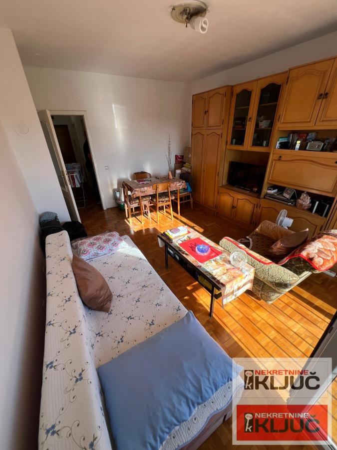 BULEVAR EVROPE, 30m2, Jednosoban, Namešten 3