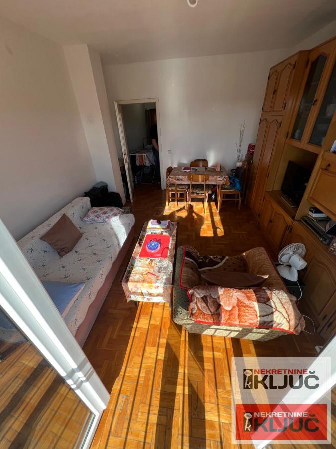 BULEVAR EVROPE, 30m2, Jednosoban, Namešten 4