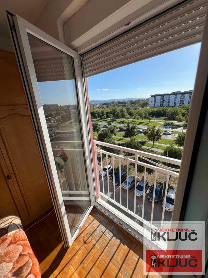 BULEVAR EVROPE, 30m2, Jednosoban, Namešten 5