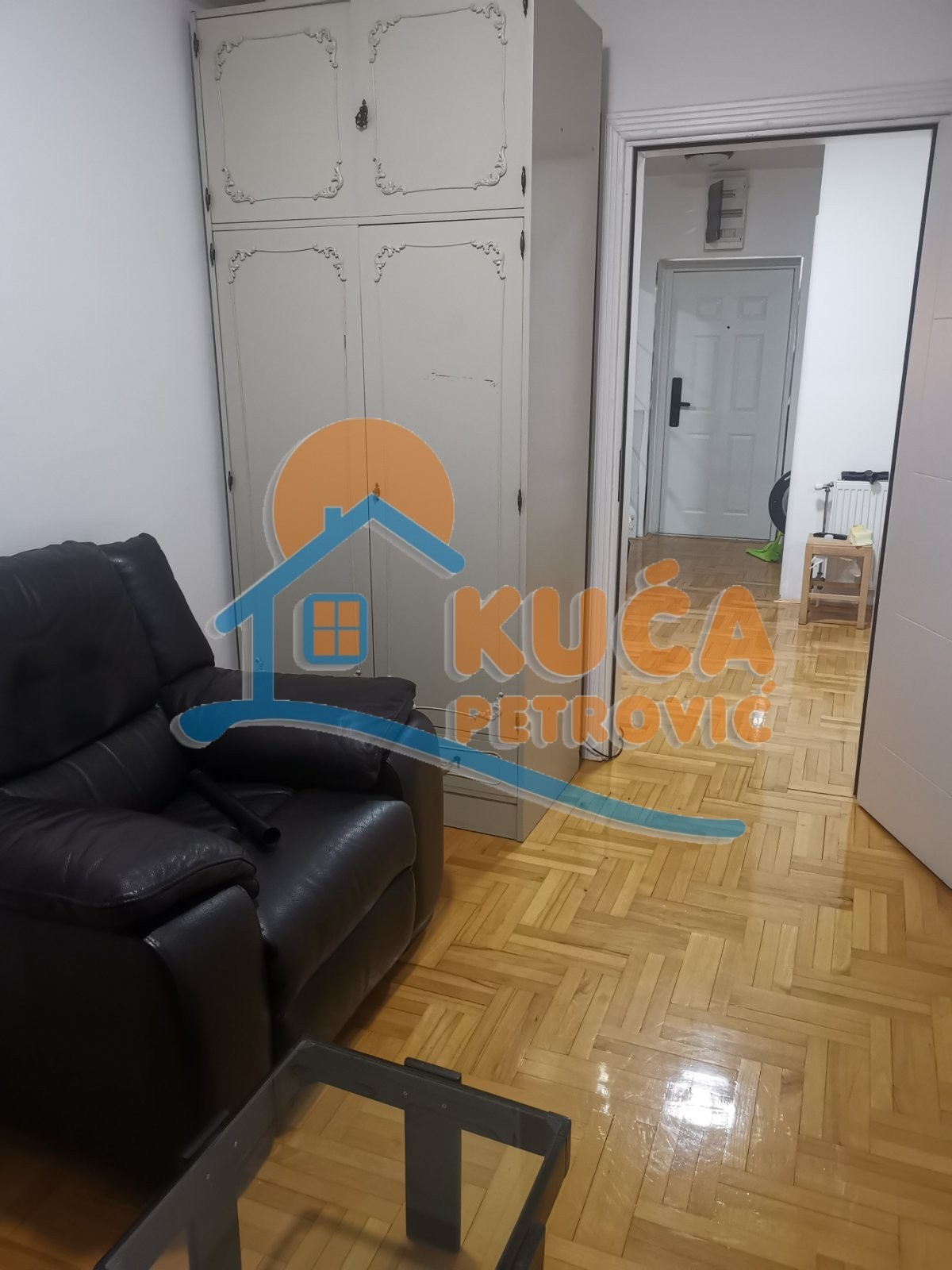 Trosoban stan, 75 m2, Bulevar Nemanjića, Romanijska ID: i-014880 2