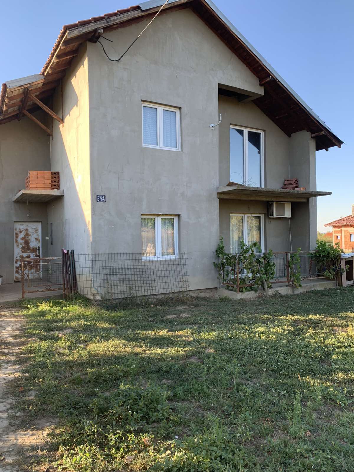 Prodajem kucu u Šopiću Lazarevac 1