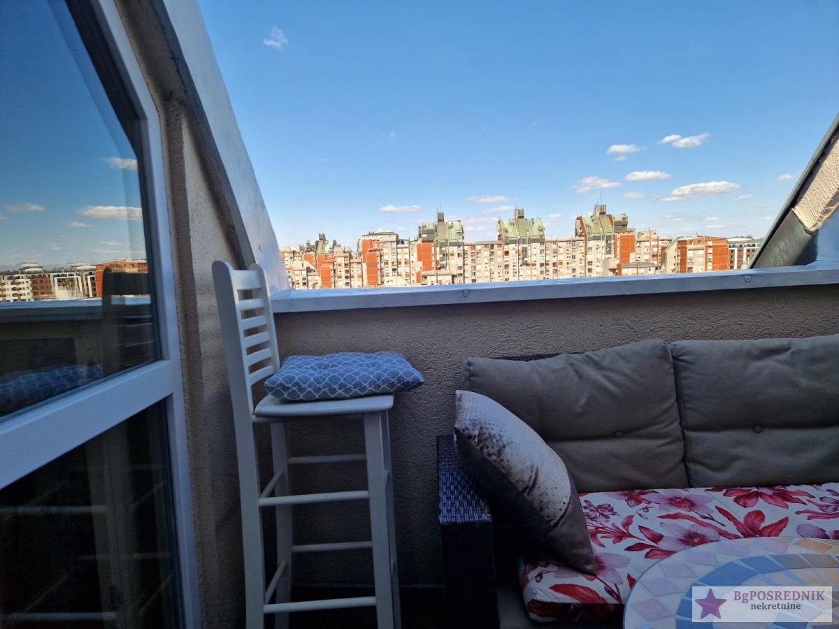 Banjica, Bulevar oslobođenja 122m2 ,3 lođe cg 12