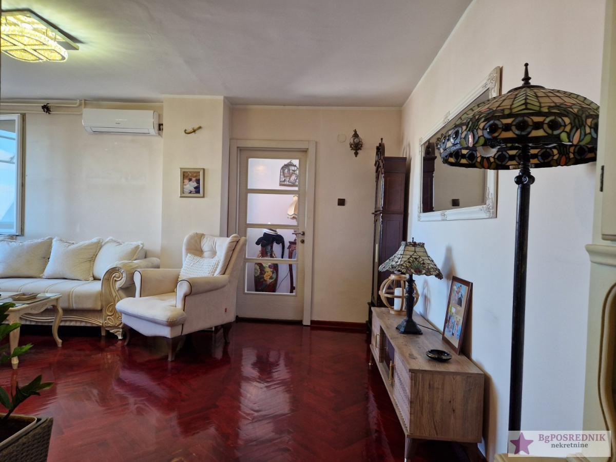 Banjica, Bulevar oslobođenja 122m2 ,3 lođe cg 14