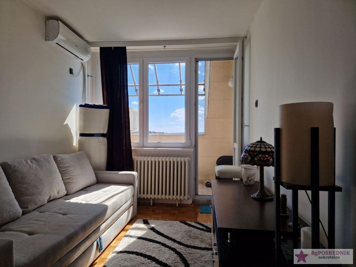 Banjica, Bulevar oslobođenja 122m2 ,3 lođe cg 19