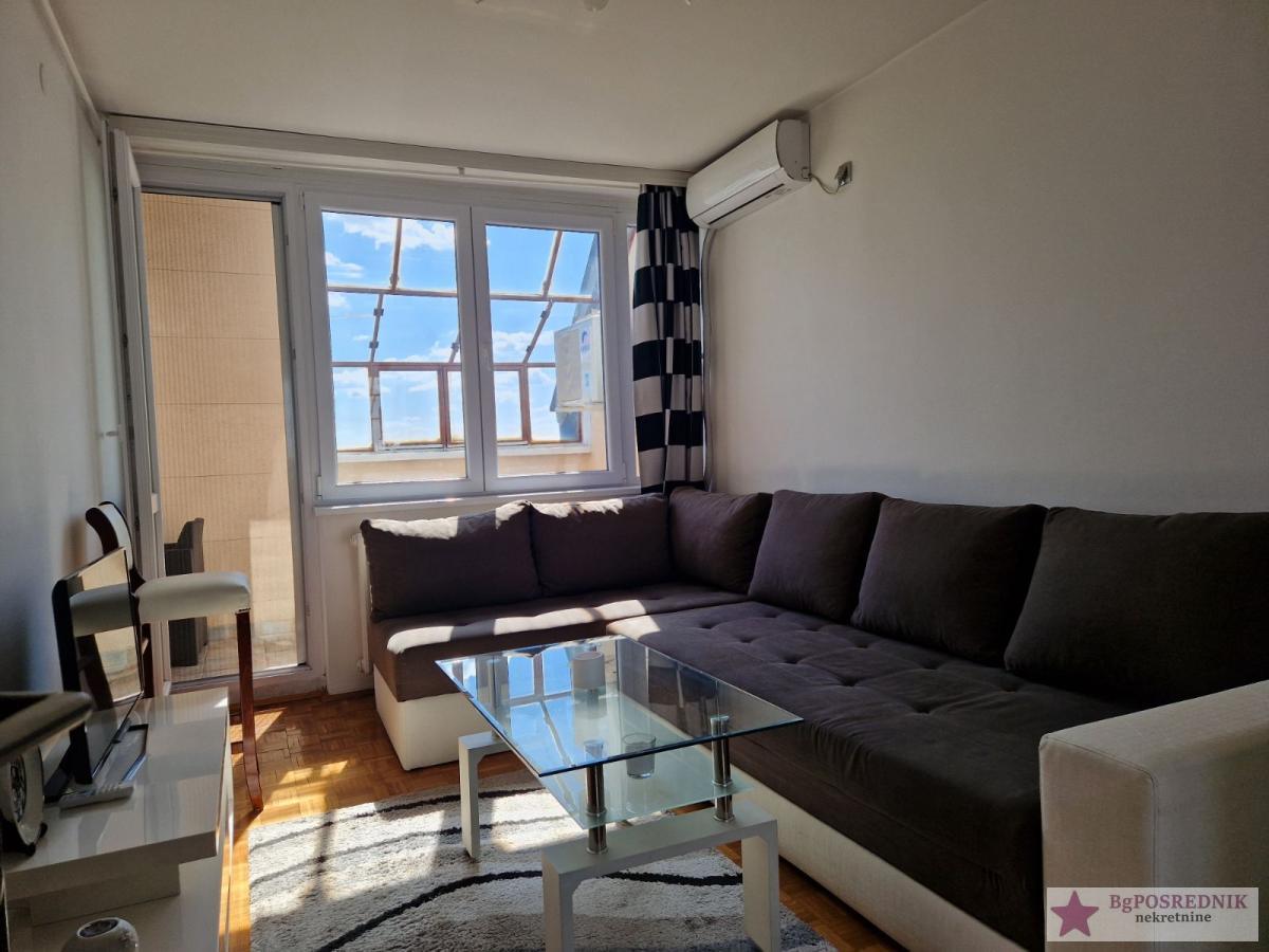 Banjica, Bulevar oslobođenja 122m2 ,3 lođe cg 22