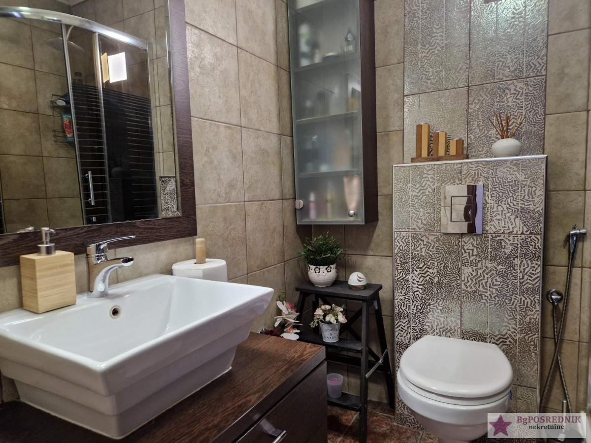 Banjica, Bulevar oslobođenja 122m2 ,3 lođe cg 25