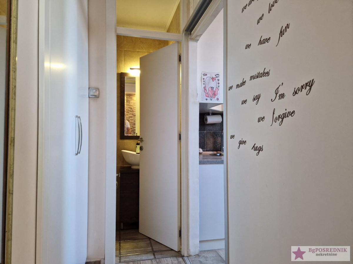 Banjica, Bulevar oslobođenja 122m2 ,3 lođe cg 7