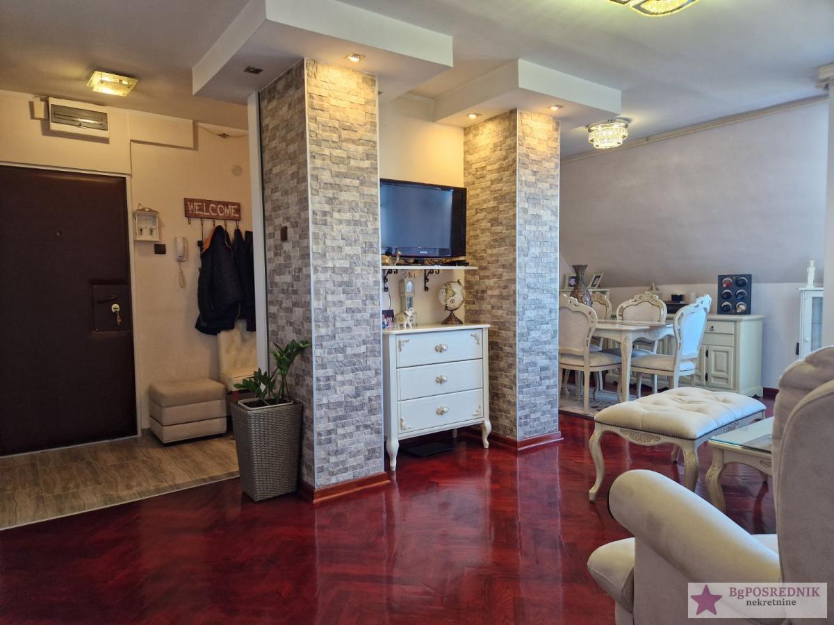 Banjica, Bulevar oslobođenja 122m2 ,3 lođe cg 9