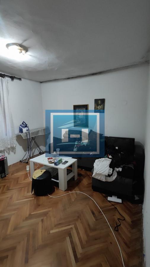 Dve kuće i garaža za renoviranje u širem centru Jagodine 12