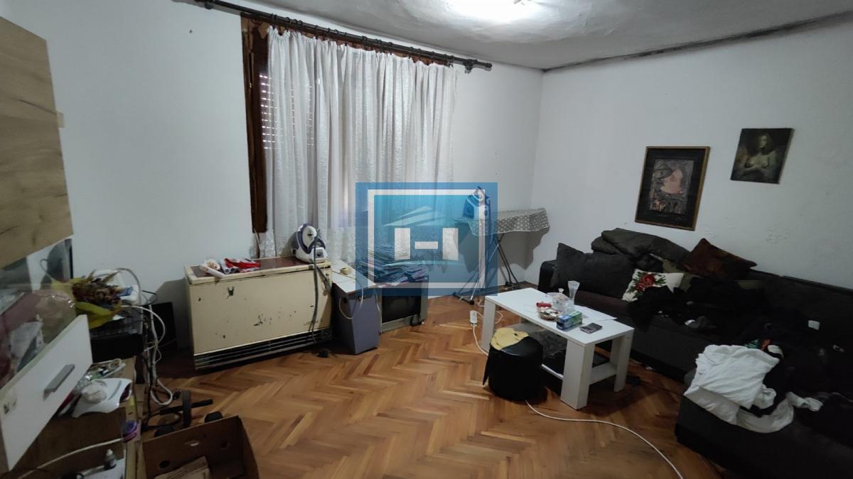 Dve kuće i garaža za renoviranje u širem centru Jagodine 15