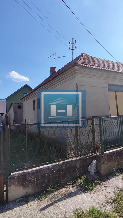 Dve kuće i garaža za renoviranje u širem centru Jagodine 4