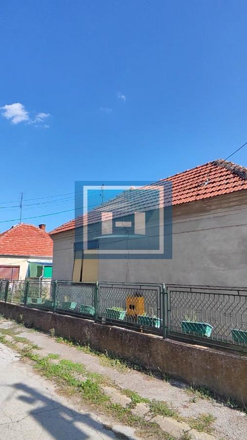 Dve kuće i garaža za renoviranje u širem centru Jagodine 5