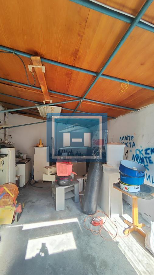 Dve kuće i garaža za renoviranje u širem centru Jagodine 8