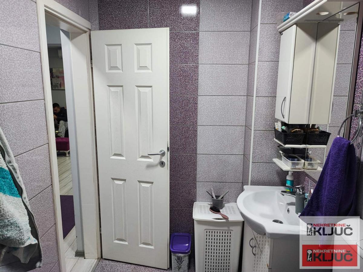 KOD NAJLON PIJACE, 68m2, Troosoban plus dvorišna terasa, Namešten 11