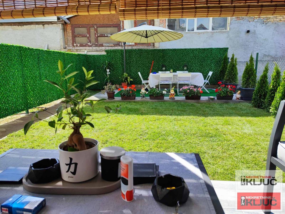 KOD NAJLON PIJACE, 68m2, Troosoban plus dvorišna terasa, Namešten 4