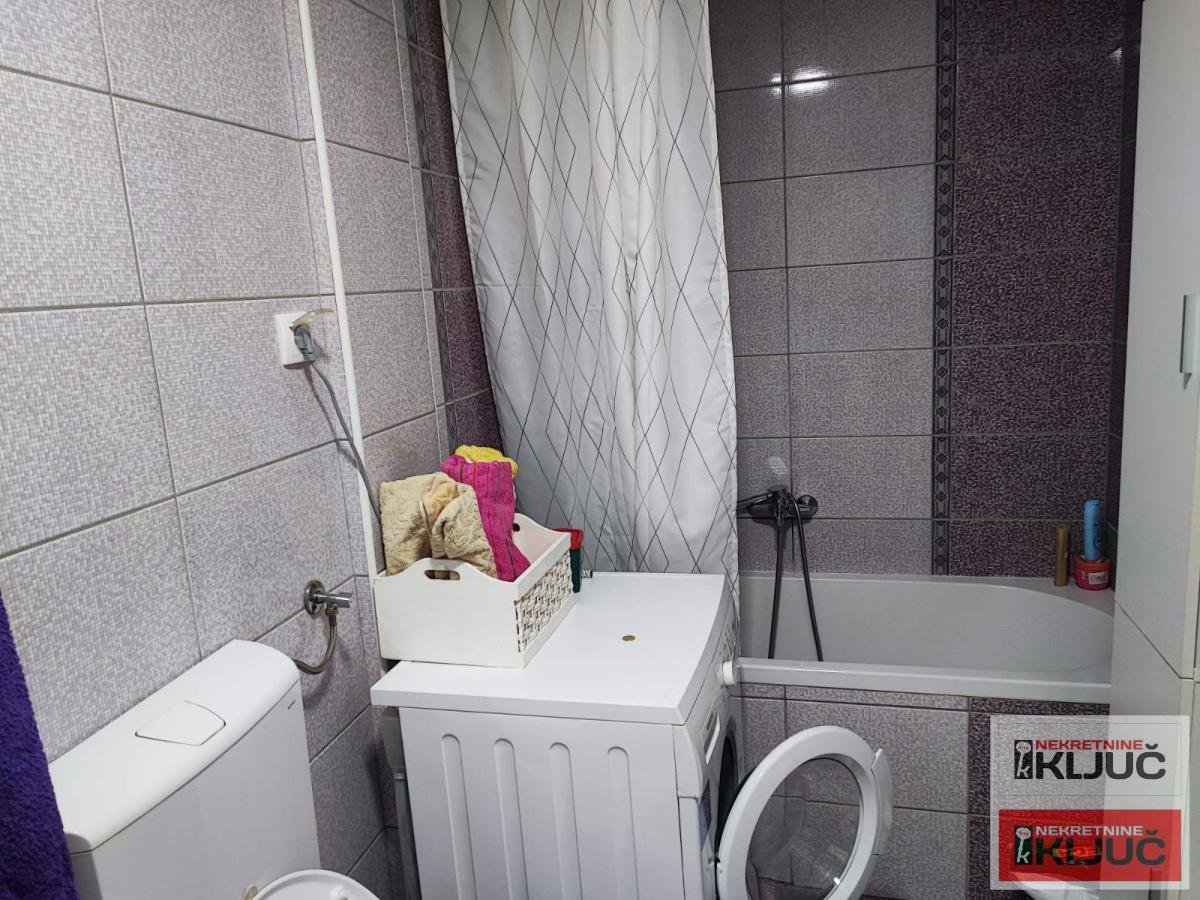 KOD NAJLON PIJACE, 68m2, Troosoban plus dvorišna terasa, Namešten 9