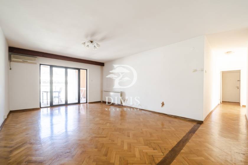 Prodajemo odličan 4 0 stan  111m2  Dositejeva  Gornji grad 3