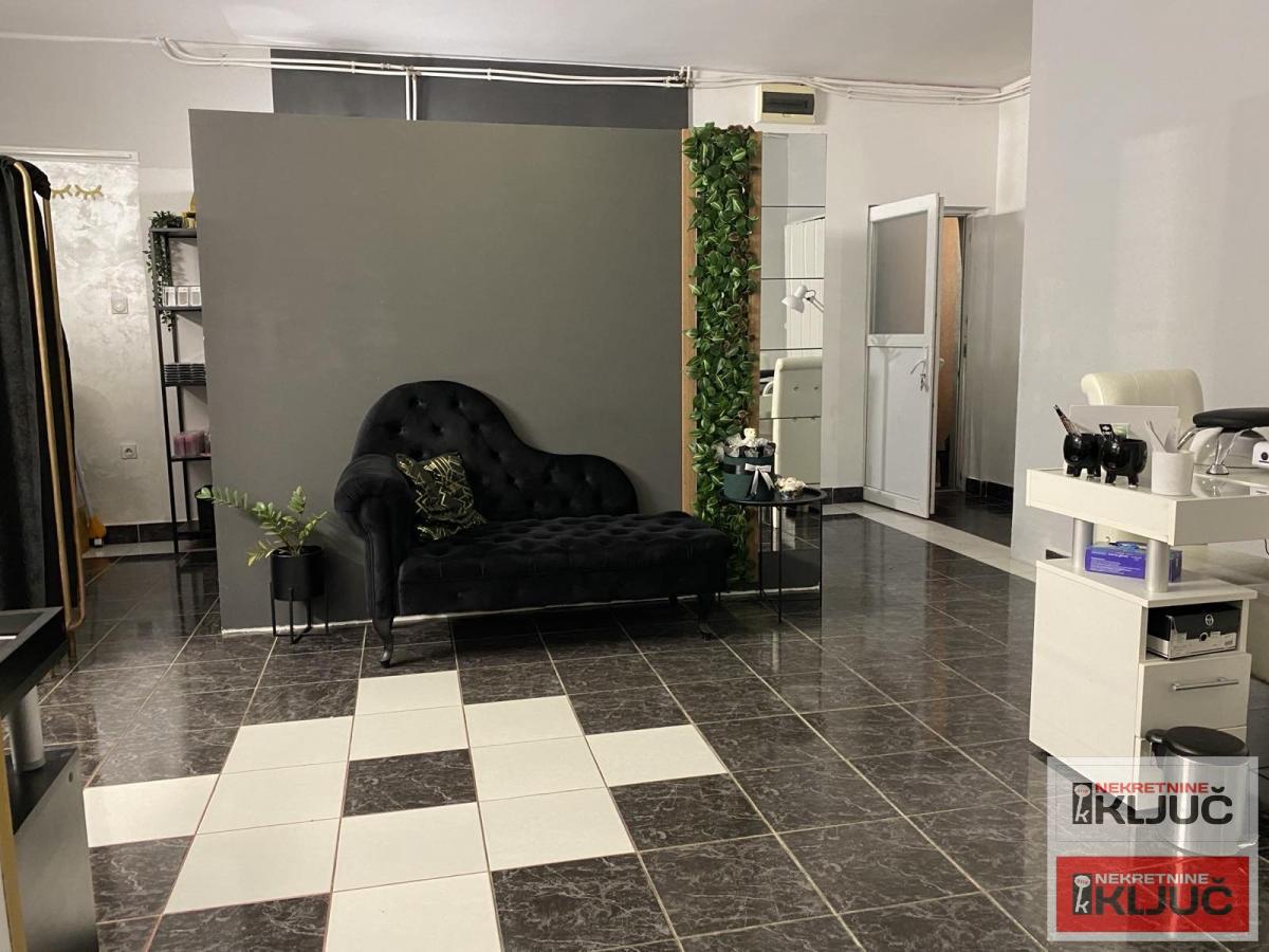 SOMBORSKI BULEVAR, 98m2, Četvorosoban-Duplex, Dvorišni objekat 1