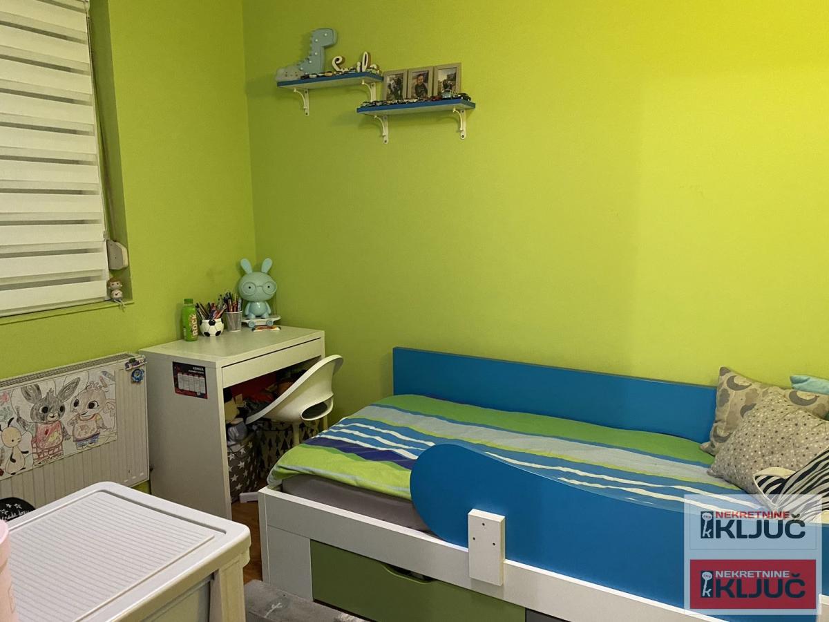 SOMBORSKI BULEVAR, 98m2, Četvorosoban-Duplex, Dvorišni objekat 10