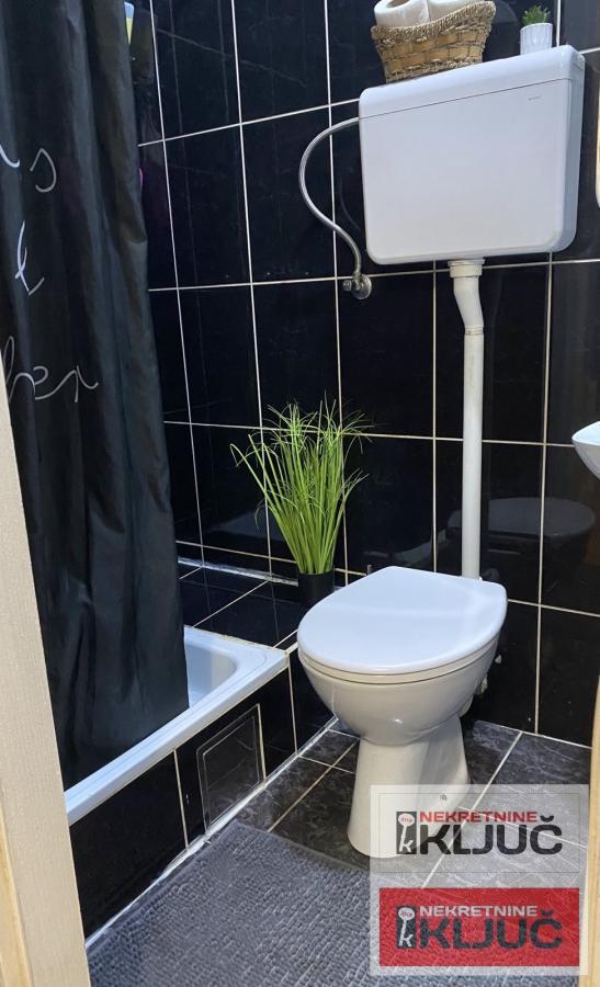 SOMBORSKI BULEVAR, 98m2, Četvorosoban-Duplex, Dvorišni objekat 12