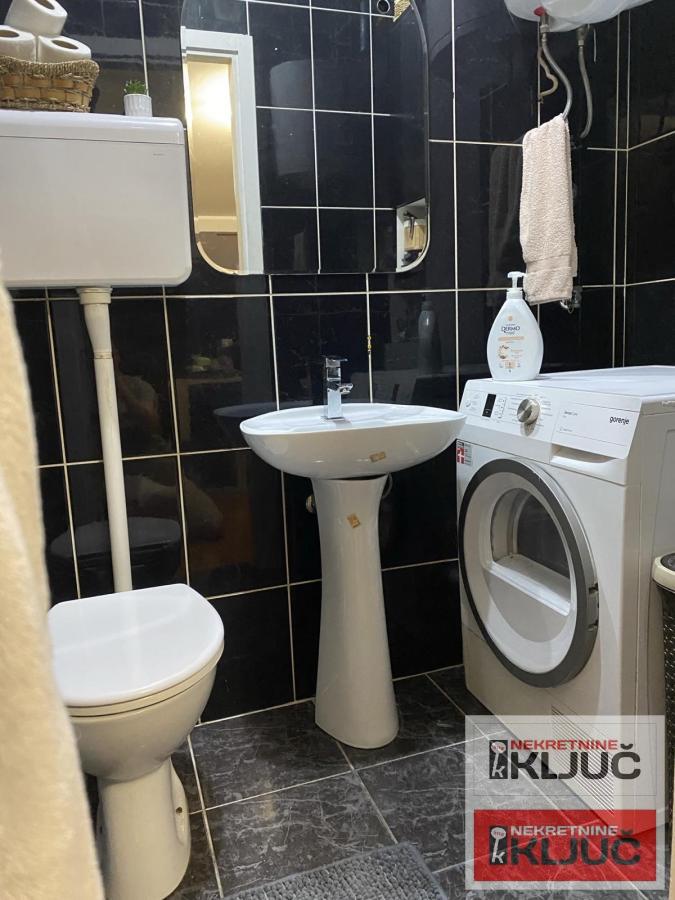 SOMBORSKI BULEVAR, 98m2, Četvorosoban-Duplex, Dvorišni objekat 13