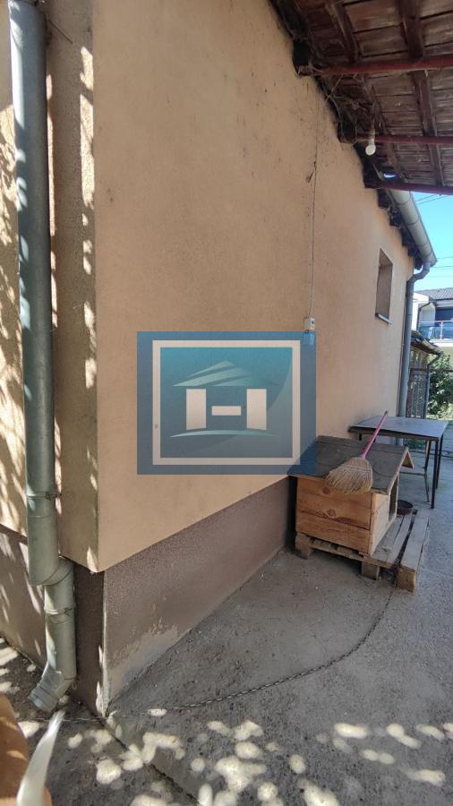 Kuća na  gradskoj lokaciji u bizini aqva Parka na 100 metara od Aqva Parka 11