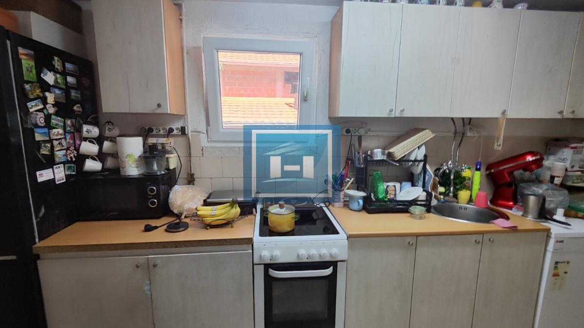 Kuća na  gradskoj lokaciji u bizini aqva Parka na 100 metara od Aqva Parka 18