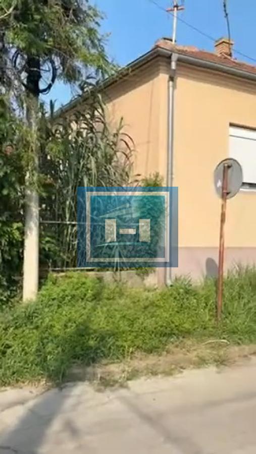 Kuća na  gradskoj lokaciji u bizini aqva Parka na 100 metara od Aqva Parka 4