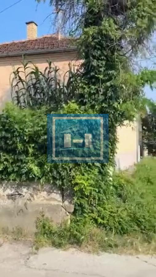 Kuća na  gradskoj lokaciji u bizini aqva Parka na 100 metara od Aqva Parka 6