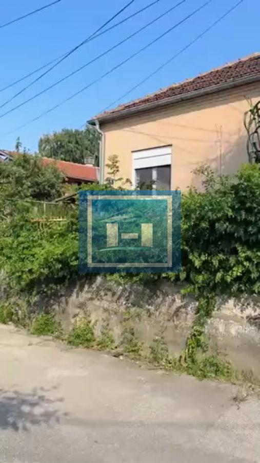 Kuća na  gradskoj lokaciji u bizini aqva Parka na 100 metara od Aqva Parka 7