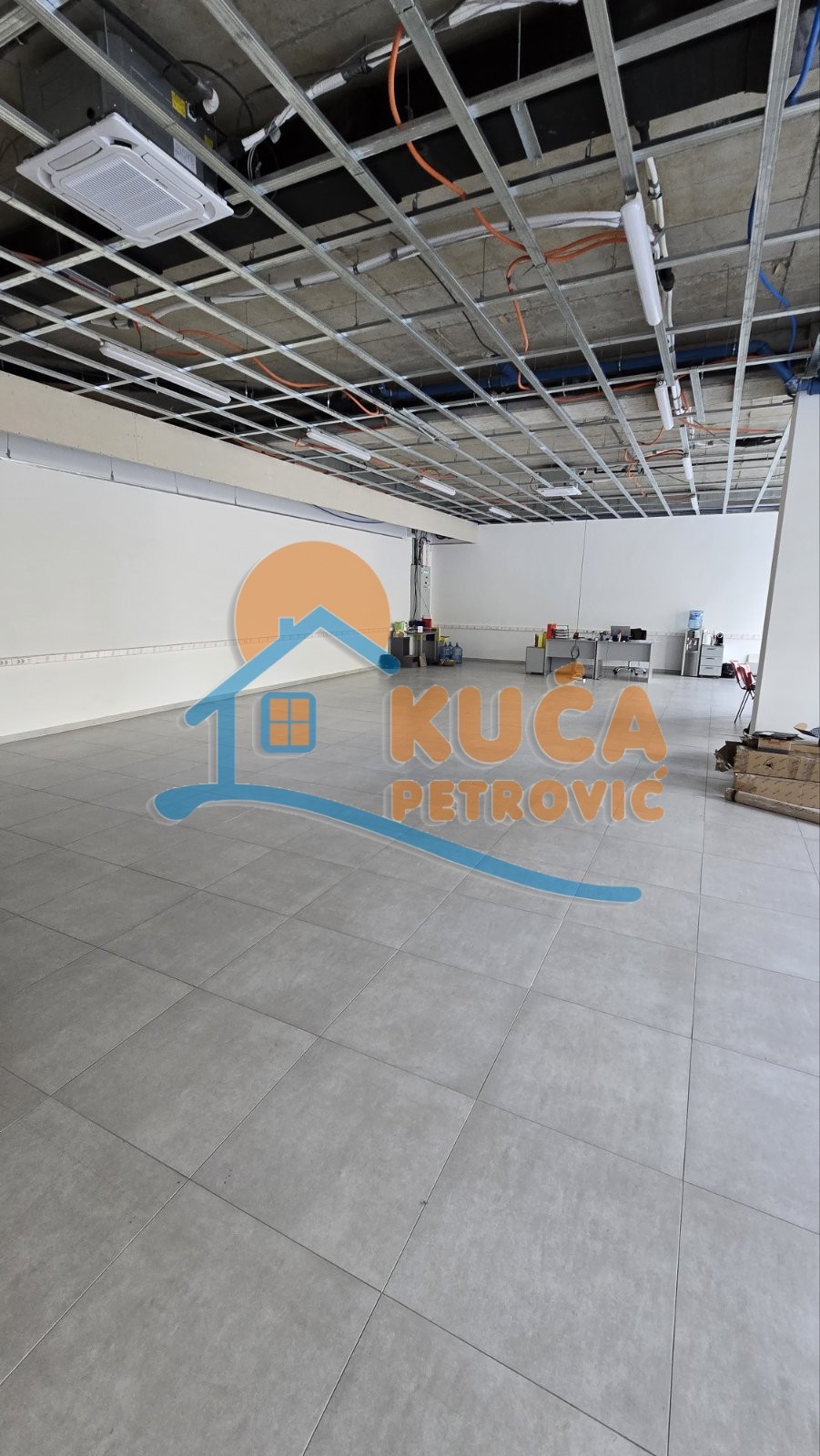 Lokal, 207 m2, Medijana, Blagoja Parovića ID: i-014903 1