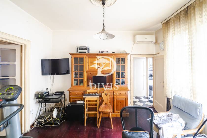 Prodajemo odličan 5 0 stan  130m2  Strahinjića Bana 5