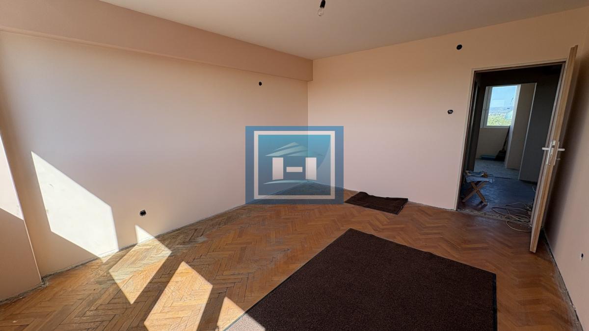 PRODAJE SE STAN U STROGOM CENTRU – DVOSTRANO ORIJENTISAN SA POGLEDOM NA CRKVU I CENTAR GRADA! 13