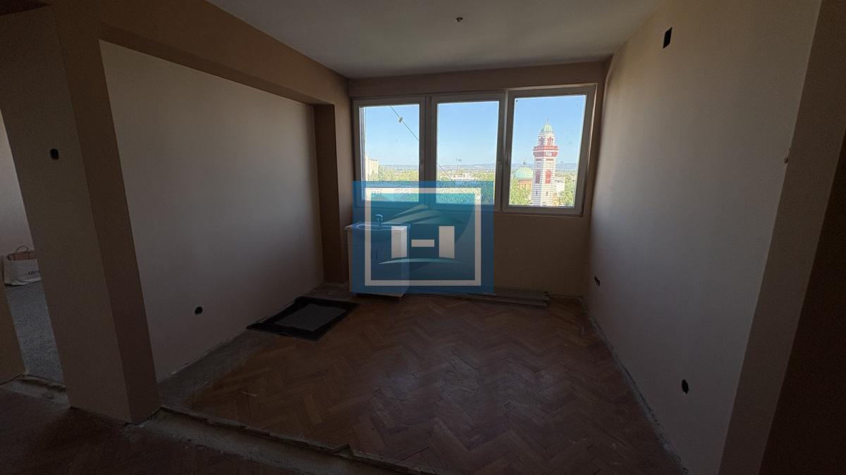 PRODAJE SE STAN U STROGOM CENTRU – DVOSTRANO ORIJENTISAN SA POGLEDOM NA CRKVU I CENTAR GRADA! 5