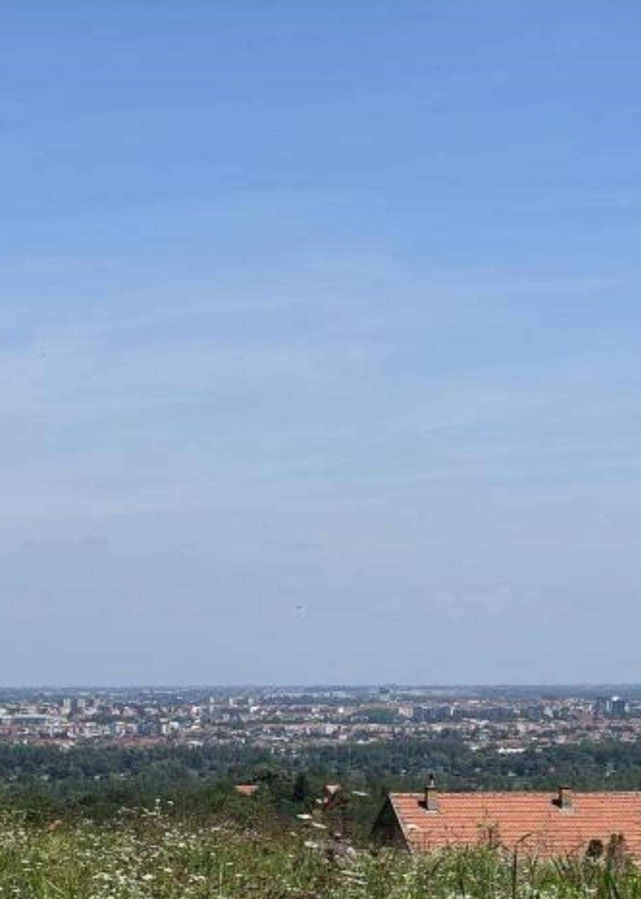 Prelep plac sa pogledom na grad Rakovac 1