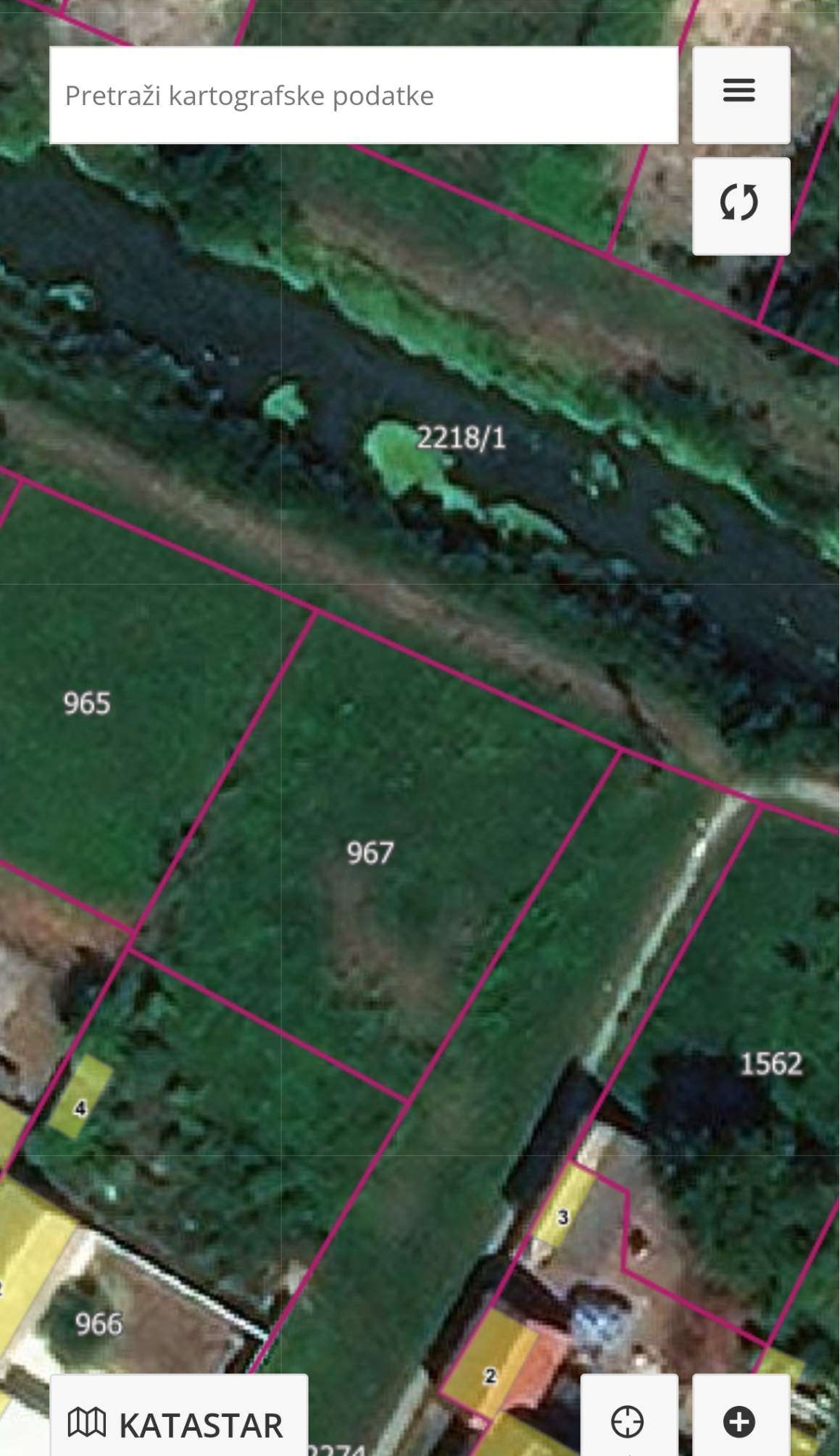 Plac u strodom centru Zmajeva 1