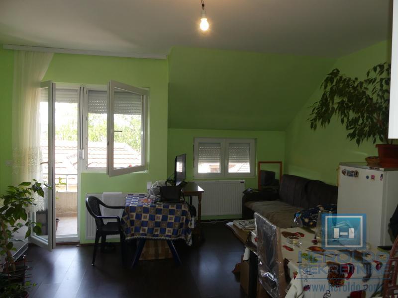 Garsonjera sa balkonskom terasom zgodna za samce ili učenike 6