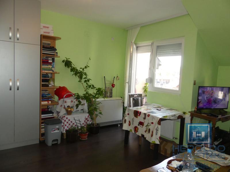 Garsonjera sa balkonskom terasom zgodna za samce ili učenike 7