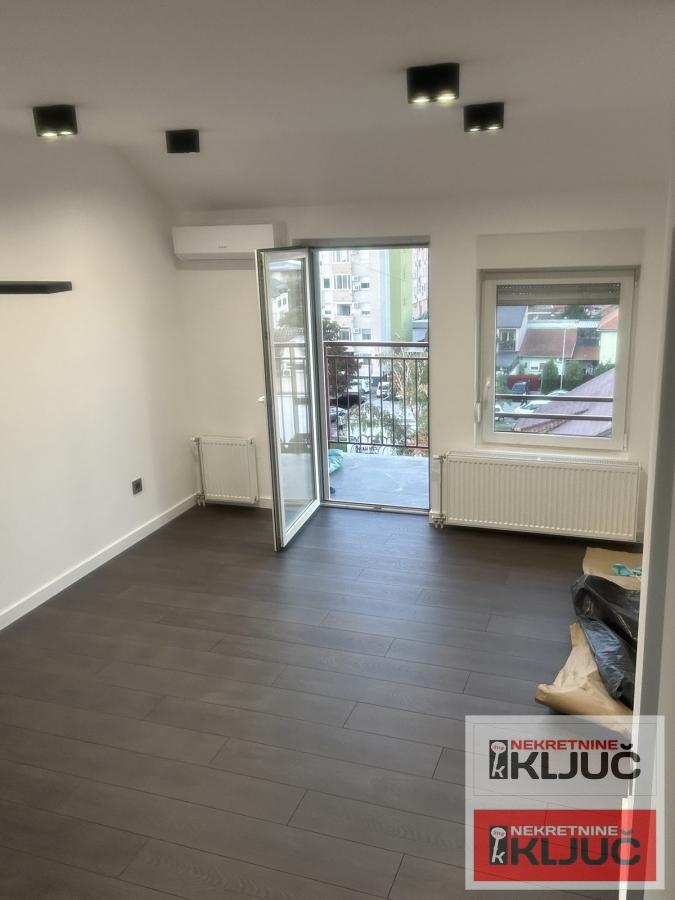 ŽELEZNIČKA STANICA, 91m2, Četvorosoban-Duplex, Renoviran 1