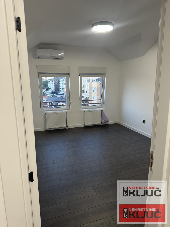 ŽELEZNIČKA STANICA, 91m2, Četvorosoban-Duplex, Renoviran 2