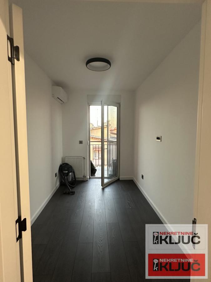 ŽELEZNIČKA STANICA, 91m2, Četvorosoban-Duplex, Renoviran 23
