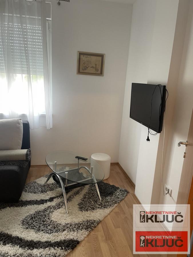 SAJAM IZDAJE SE JEDNOIPOSOBAN NAMEŠTEN STAN 14