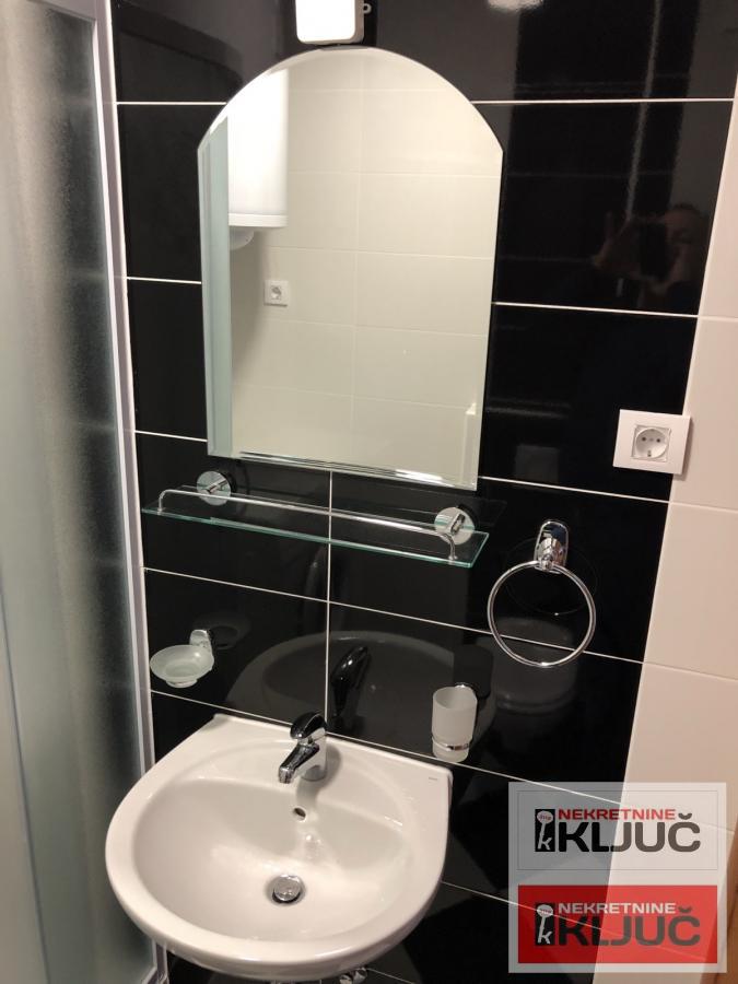 SAJAM IZDAJE SE JEDNOIPOSOBAN NAMEŠTEN STAN 6