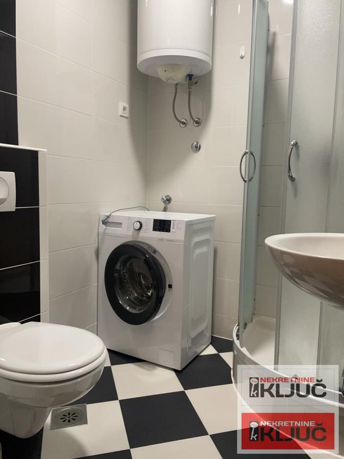 SAJAM IZDAJE SE JEDNOIPOSOBAN NAMEŠTEN STAN 8