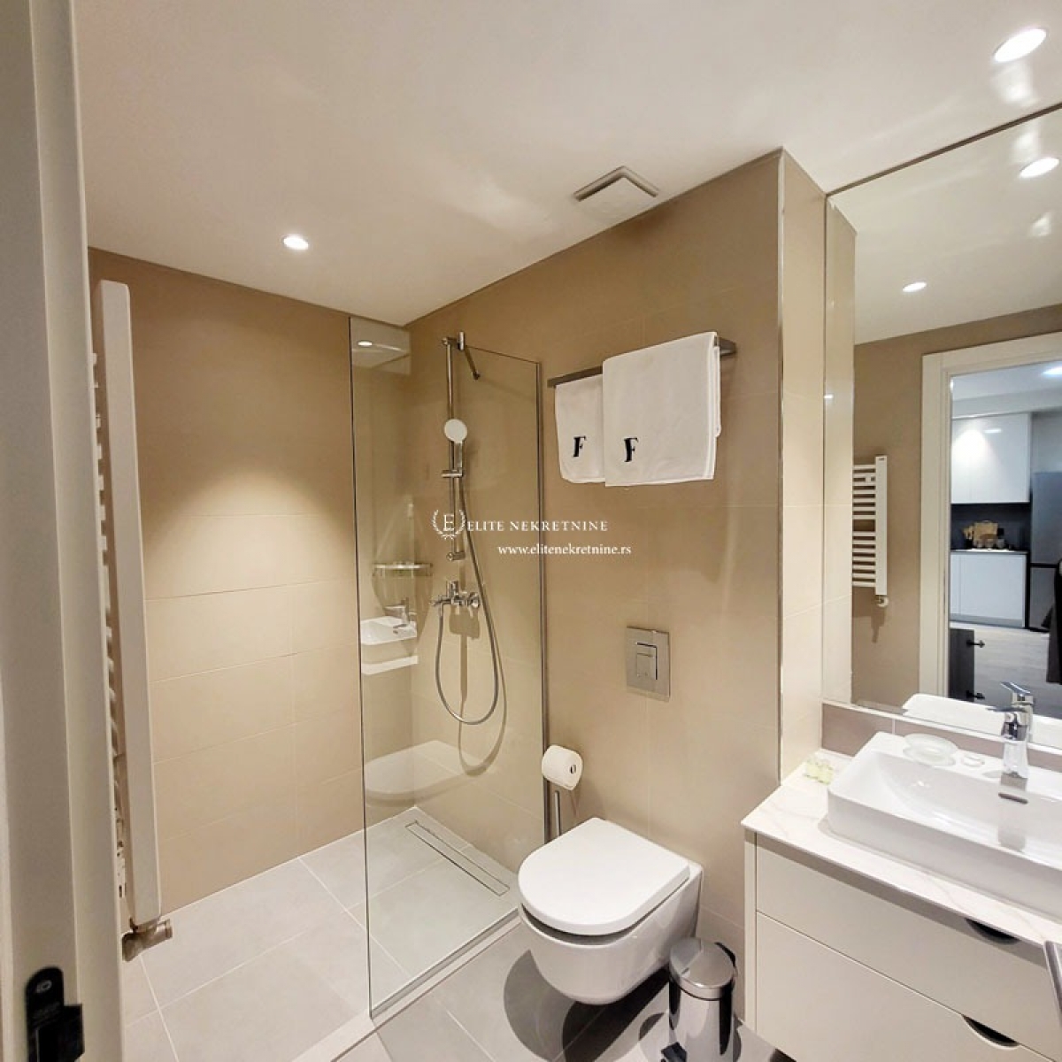 Dvosoban lux namesten stan Beograd na vodi 4