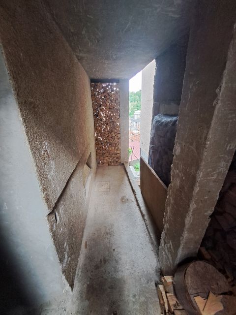 Prodajem uknjiženu kuću 10